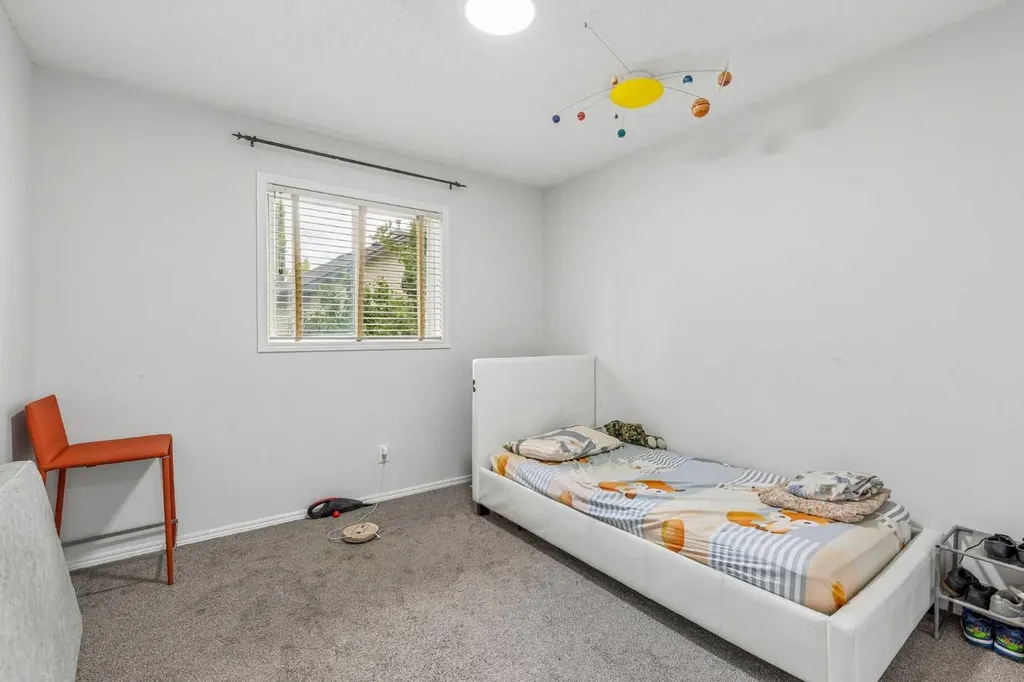 60 Cranfield Park SE Calgary AB T3M1B4