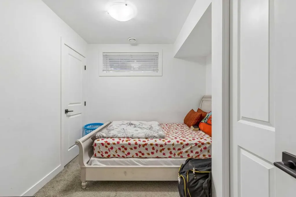 60 Cranfield Park SE Calgary AB T3M1B4