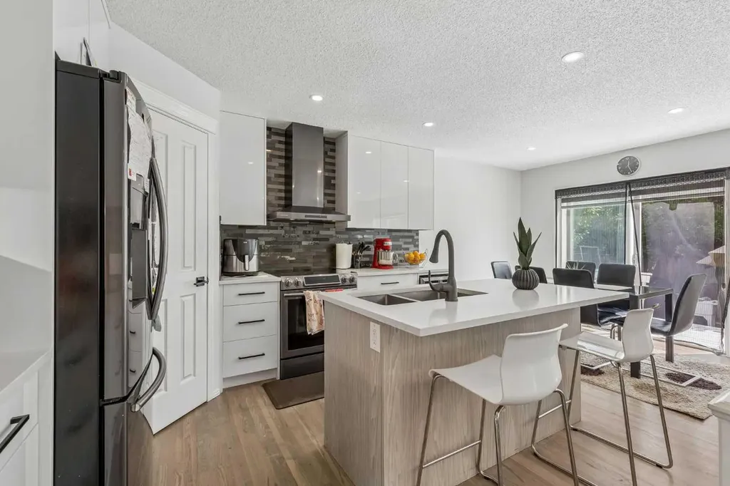 60 Cranfield Park SE Calgary AB T3M1B4