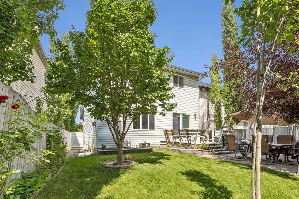 60 Cranfield Park SE Calgary AB T3M1B4