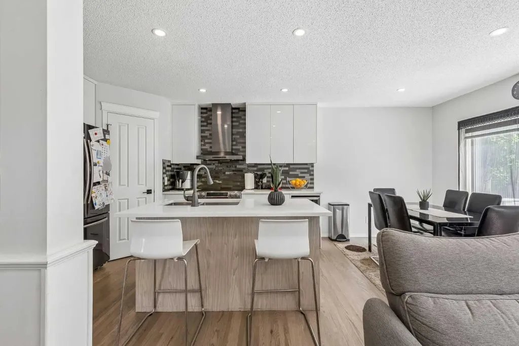 60 Cranfield Park SE Calgary AB T3M1B4