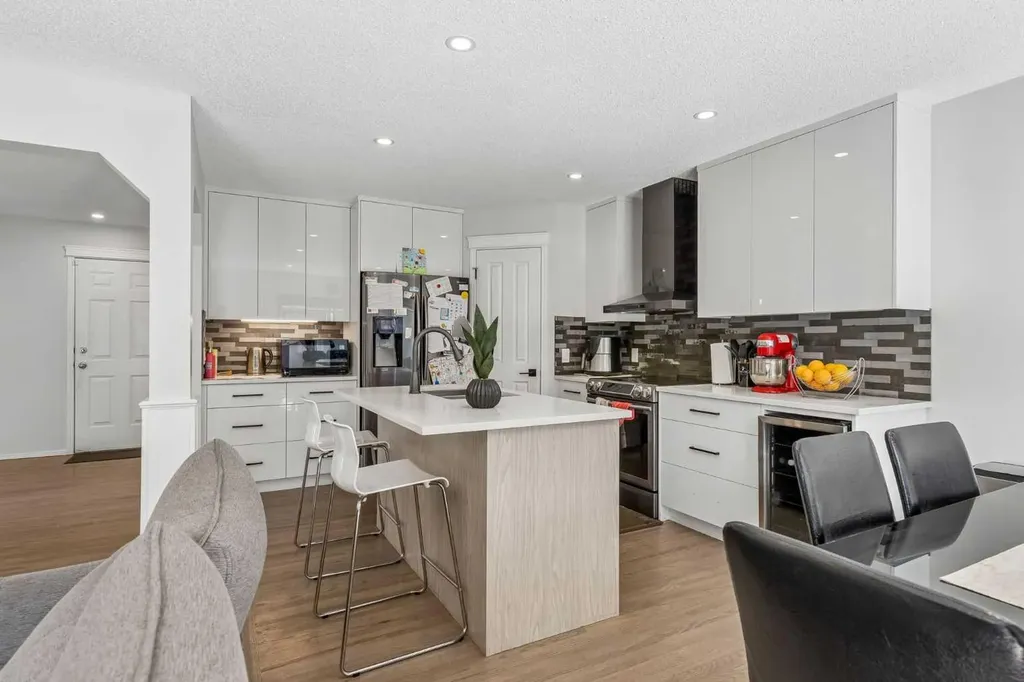 60 Cranfield Park SE Calgary AB T3M1B4
