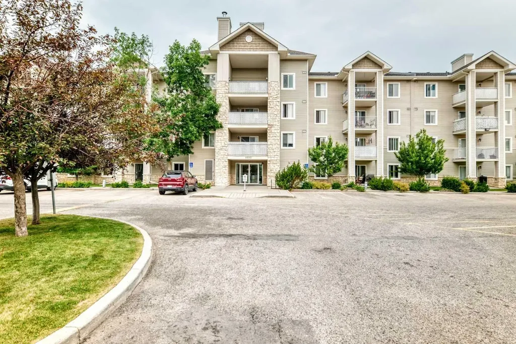 16320 24 Street SW Calgary AB T2Y 4T7
