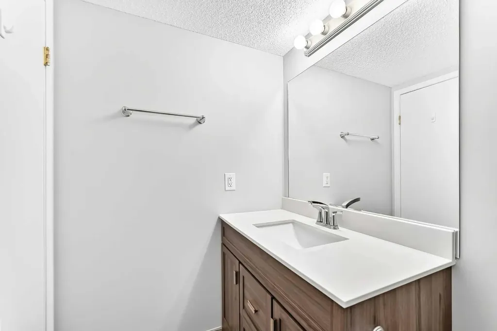 16320 24 Street SW Calgary AB T2Y 4T7