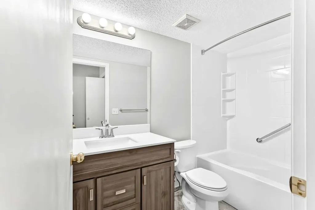 16320 24 Street SW Calgary AB T2Y 4T7
