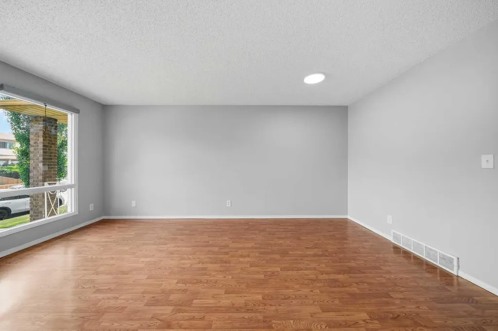 154 Midbend Place SE Calgary AB T2X 2K1