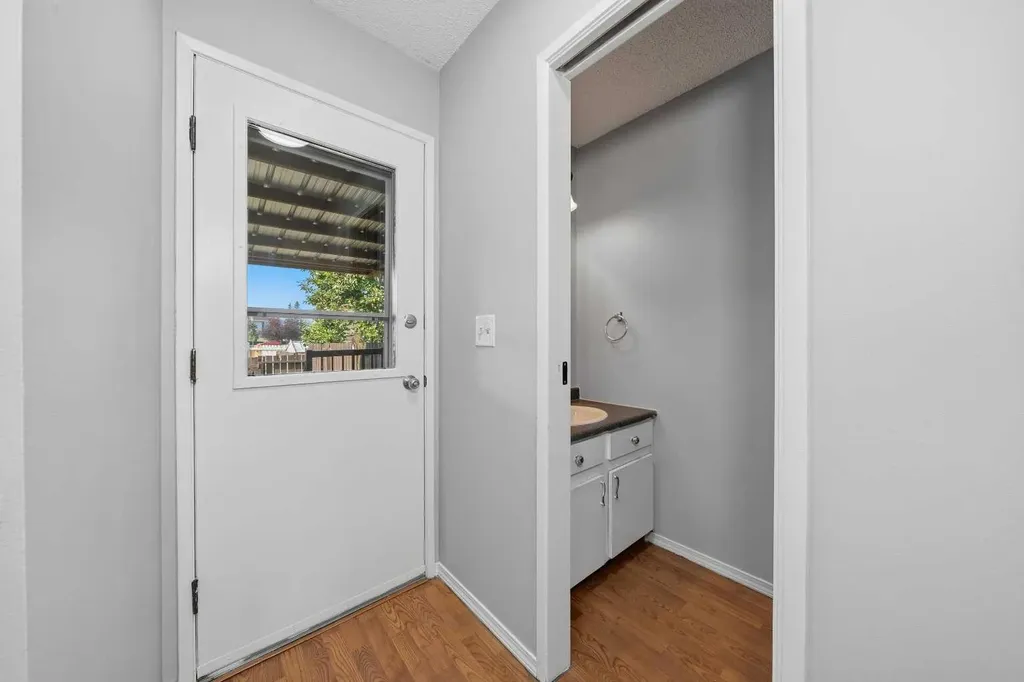 154 Midbend Place SE Calgary AB T2X 2K1