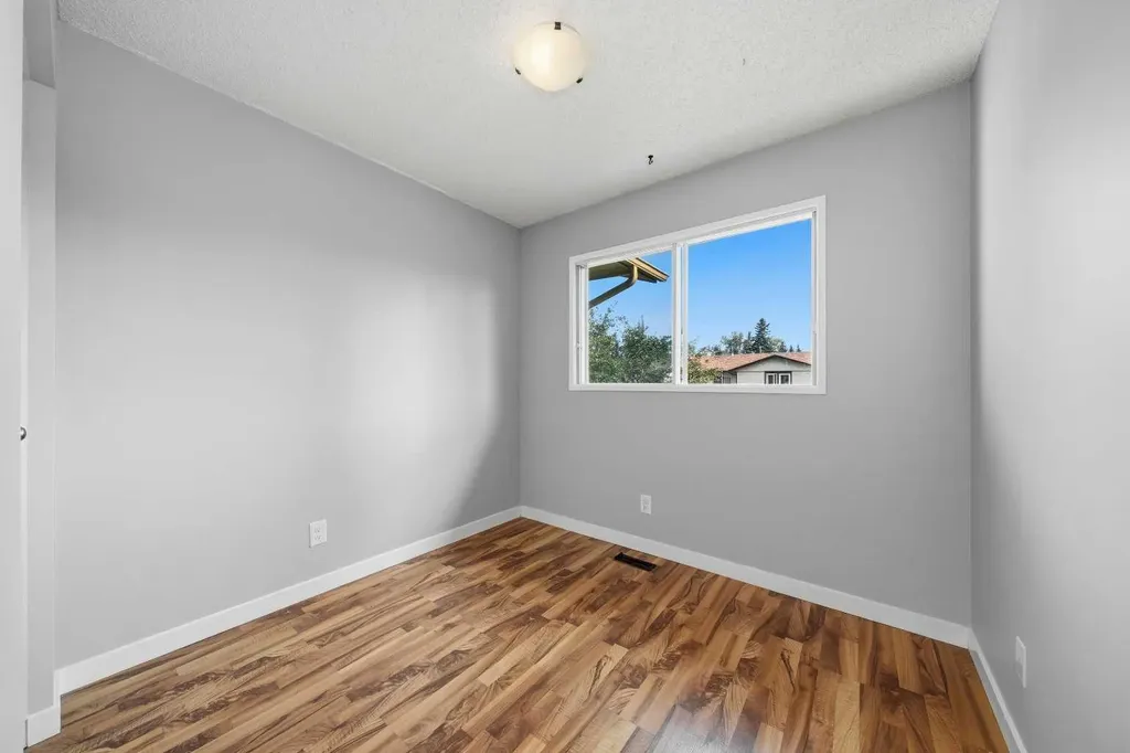 154 Midbend Place SE Calgary AB T2X 2K1