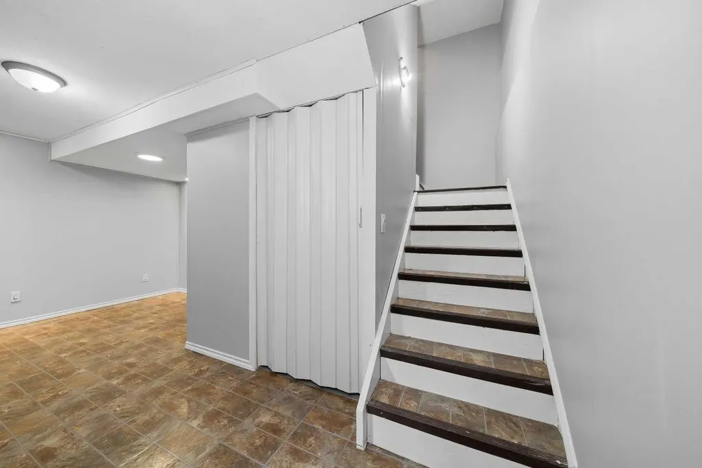 154 Midbend Place SE Calgary AB T2X 2K1