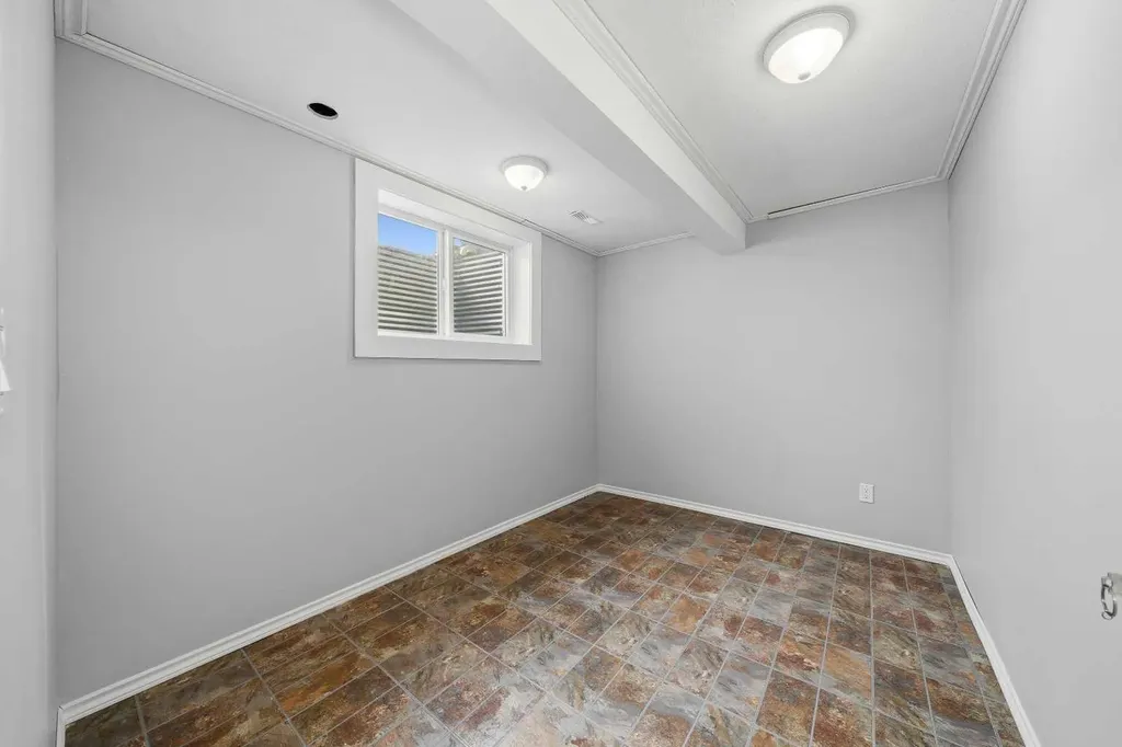 154 Midbend Place SE Calgary AB T2X 2K1