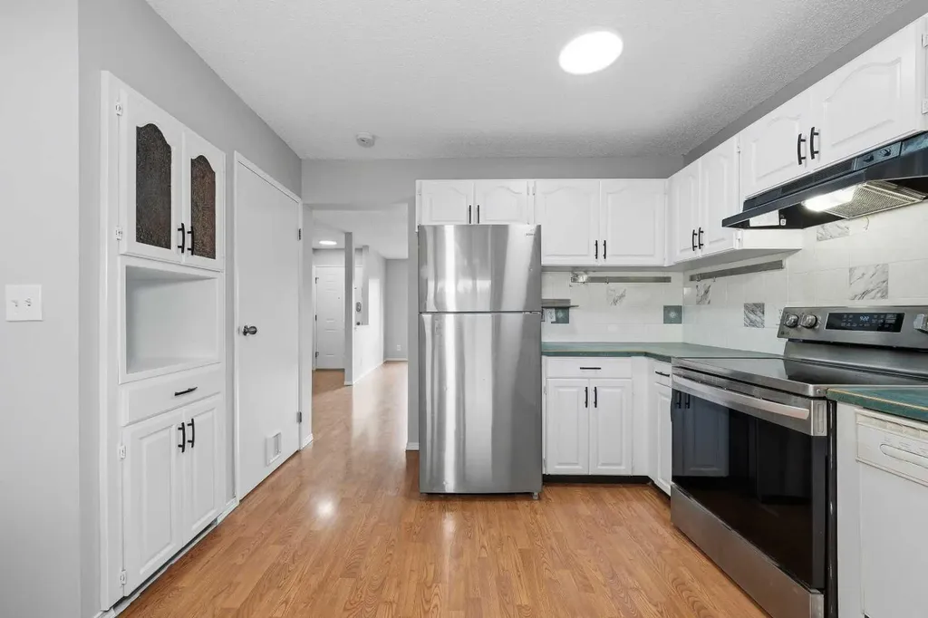 154 Midbend Place SE Calgary AB T2X 2K1