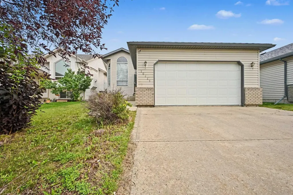 10449 122 Avenue Grande Prairie AB T8V 8C5