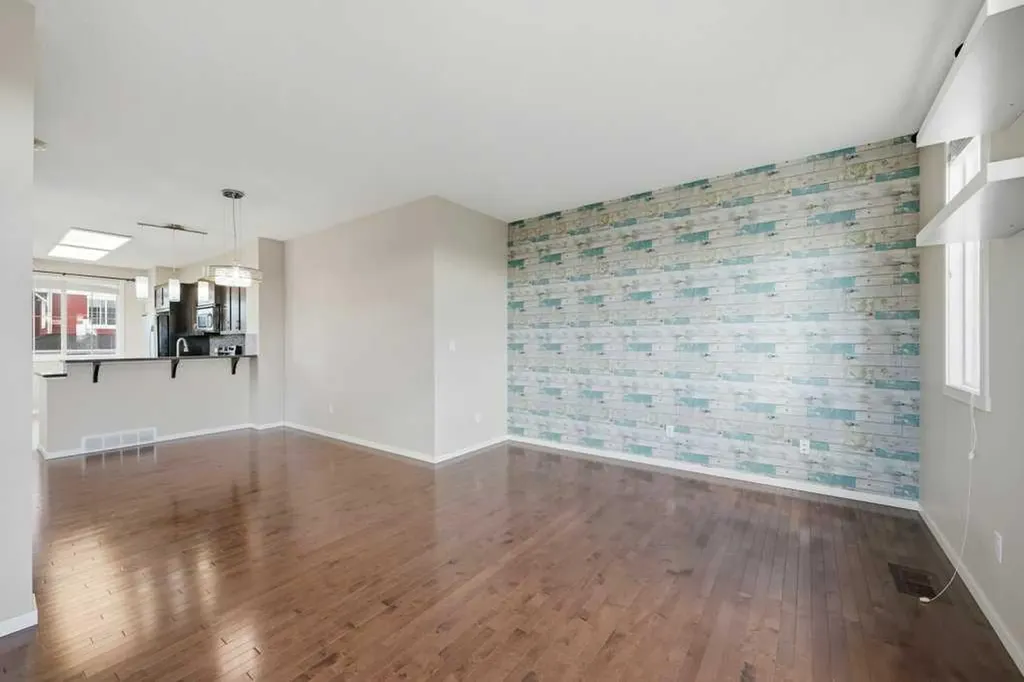 3 Evansview Gardens NW Calgary AB T3P 0L2