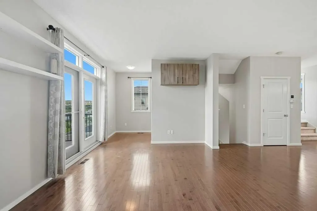 3 Evansview Gardens NW Calgary AB T3P 0L2