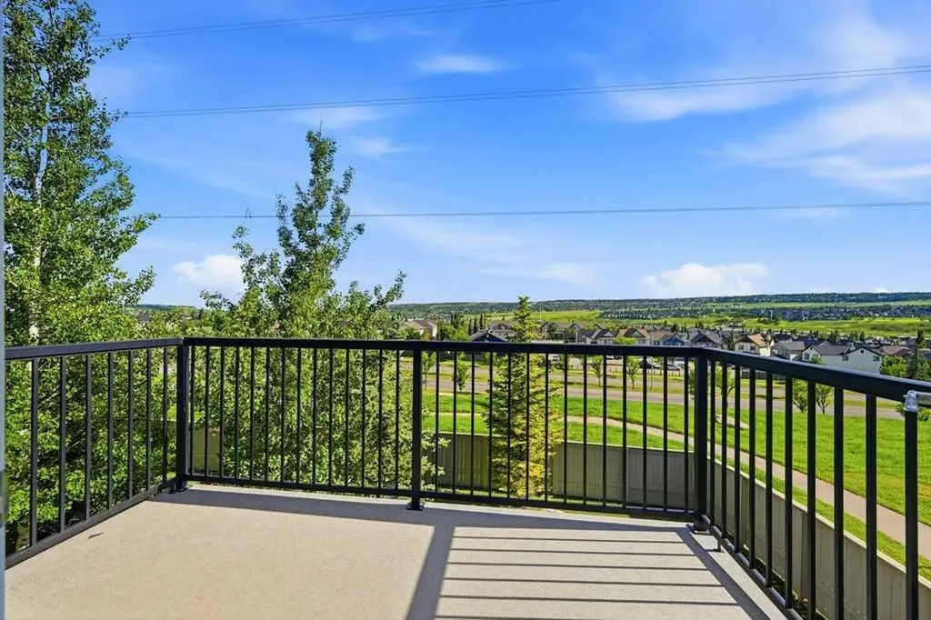 3 Evansview Gardens NW Calgary AB T3P 0L2