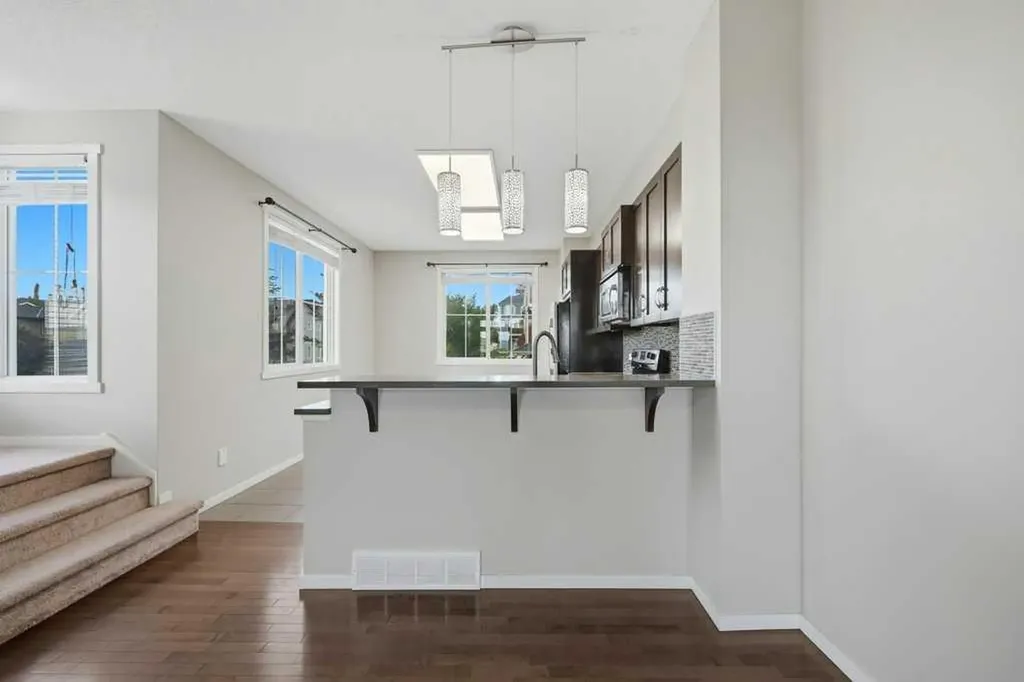 3 Evansview Gardens NW Calgary AB T3P 0L2