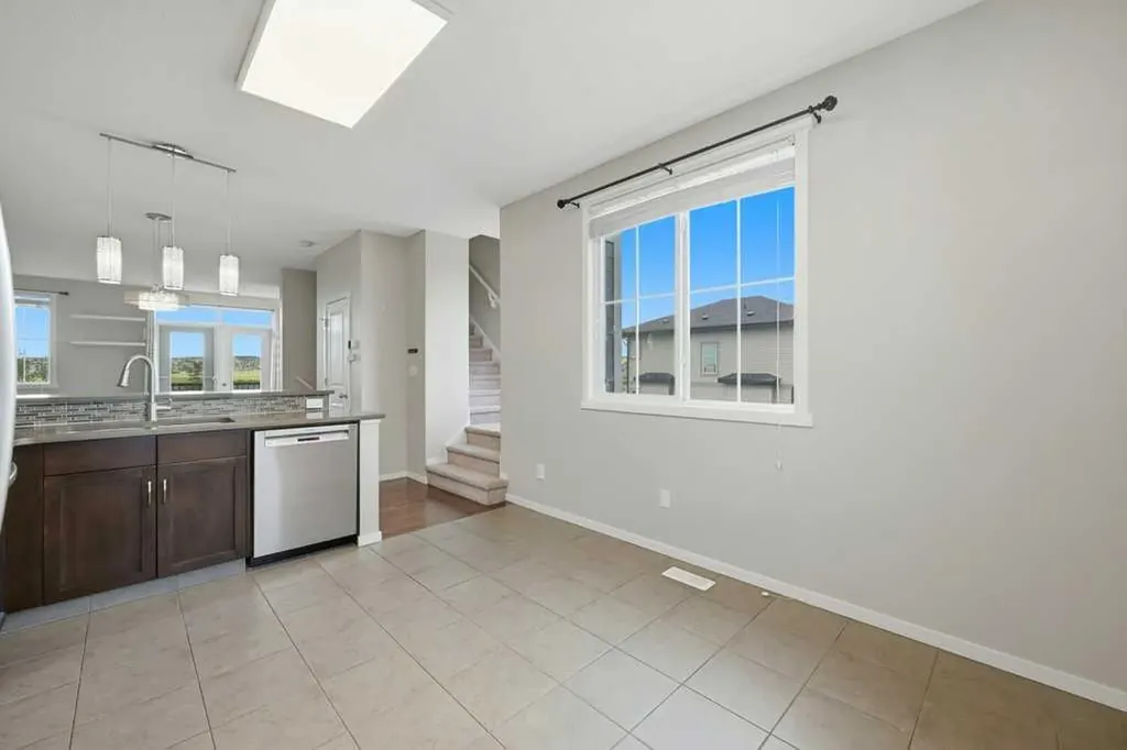 3 Evansview Gardens NW Calgary AB T3P 0L2