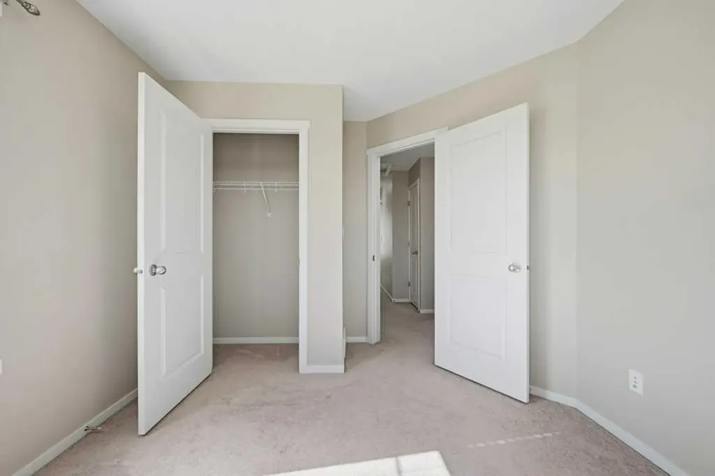 3 Evansview Gardens NW Calgary AB T3P 0L2
