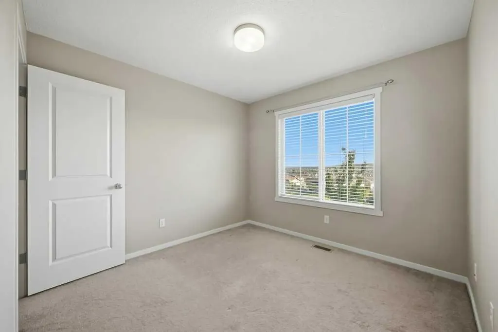 3 Evansview Gardens NW Calgary AB T3P 0L2