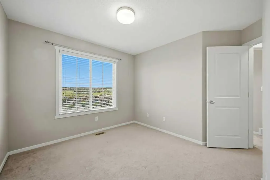 3 Evansview Gardens NW Calgary AB T3P 0L2