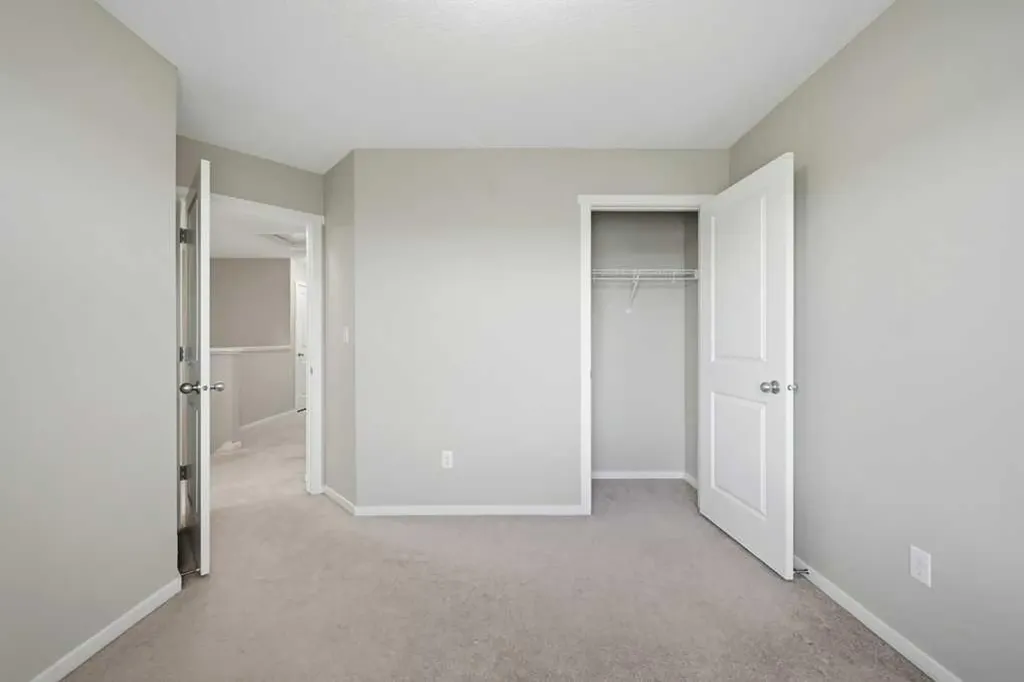 3 Evansview Gardens NW Calgary AB T3P 0L2