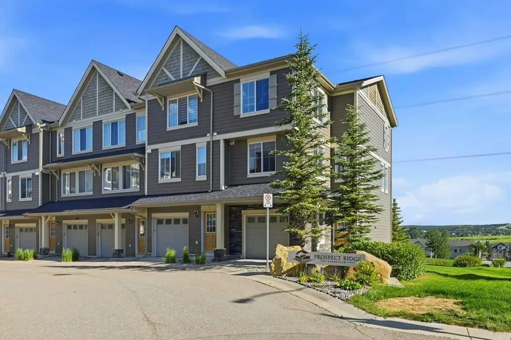 3 Evansview Gardens NW Calgary AB T3P 0L2