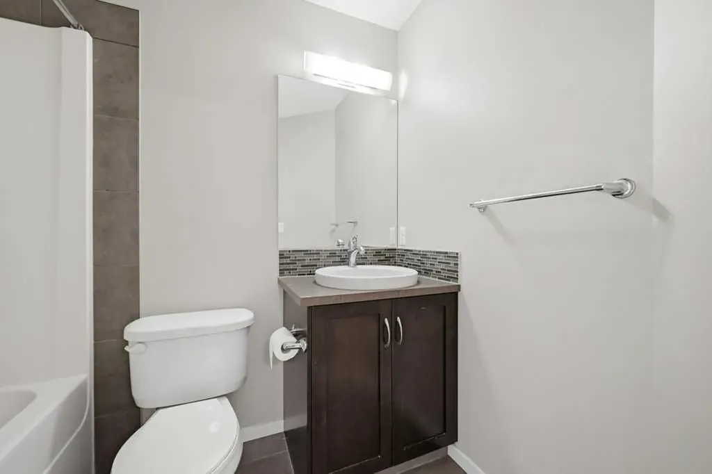 3 Evansview Gardens NW Calgary AB T3P 0L2