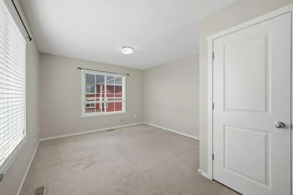 3 Evansview Gardens NW Calgary AB T3P 0L2