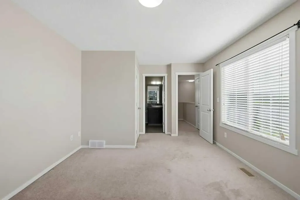 3 Evansview Gardens NW Calgary AB T3P 0L2