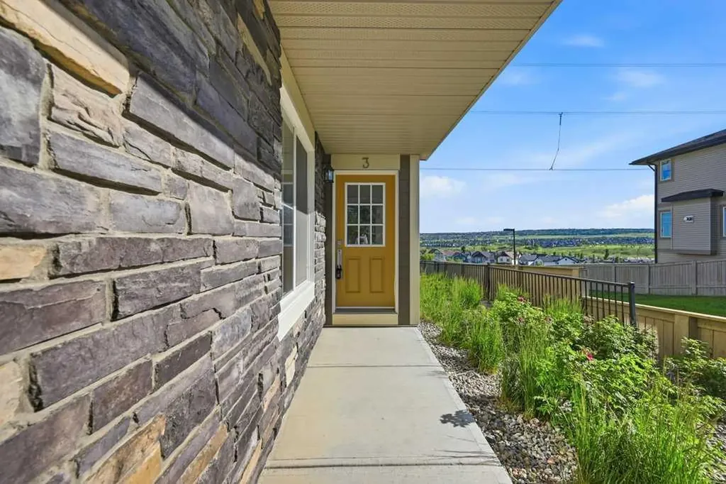 3 Evansview Gardens NW Calgary AB T3P 0L2
