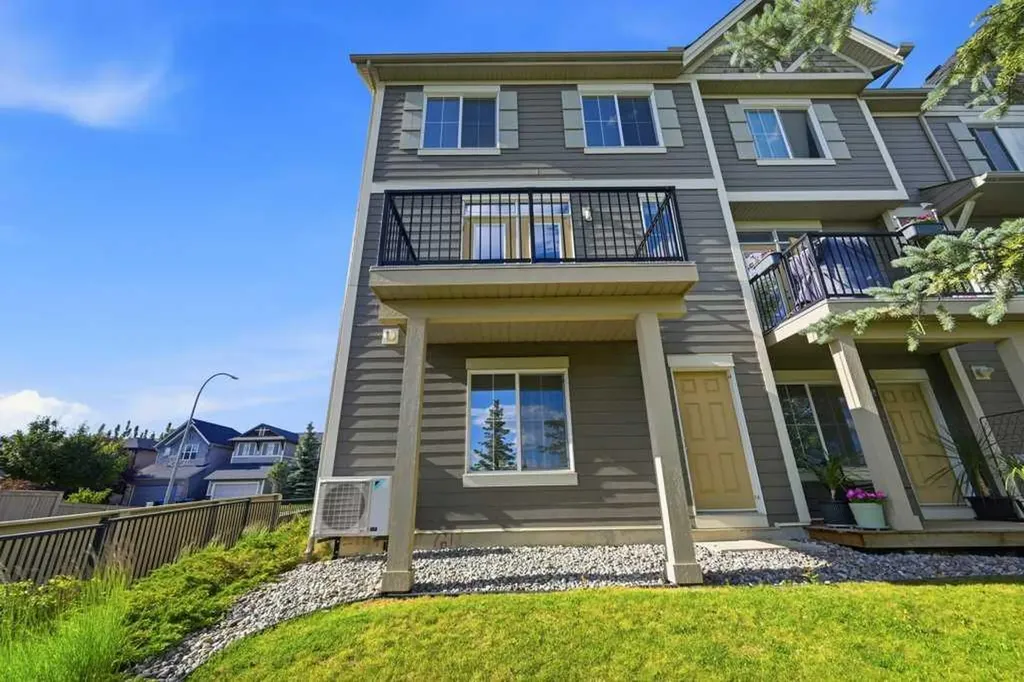 3 Evansview Gardens NW Calgary AB T3P 0L2