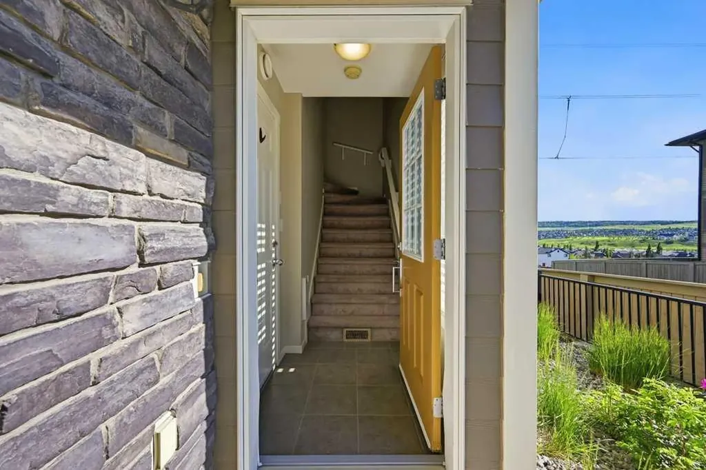 3 Evansview Gardens NW Calgary AB T3P 0L2
