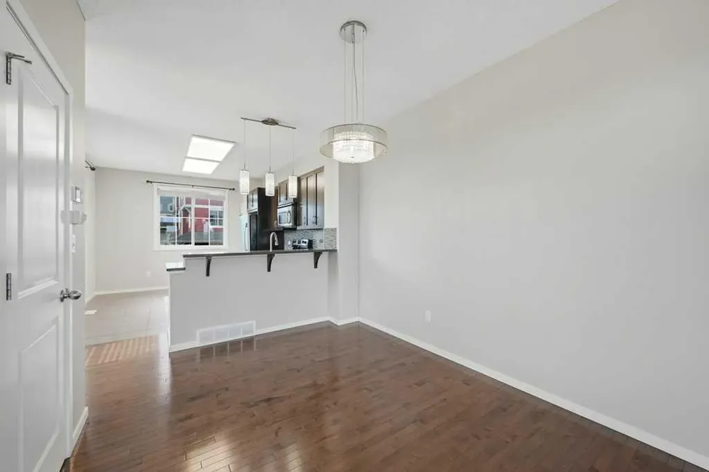 3 Evansview Gardens NW Calgary AB T3P 0L2