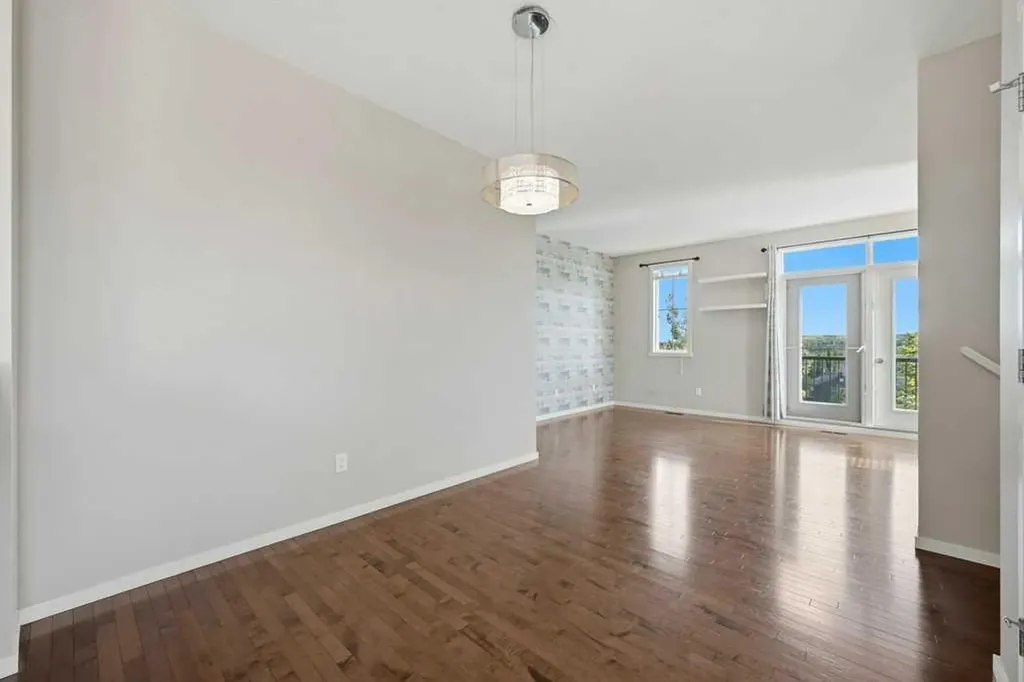 3 Evansview Gardens NW Calgary AB T3P 0L2