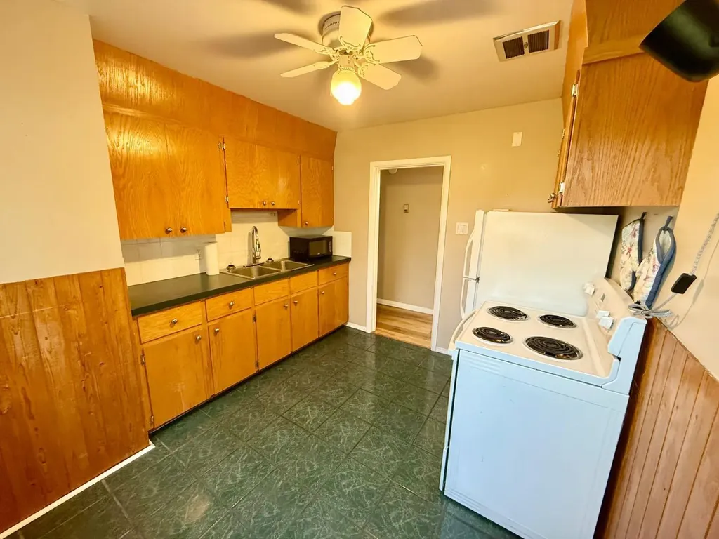 110 Maskuta Drive Hinton AB T7V1E7