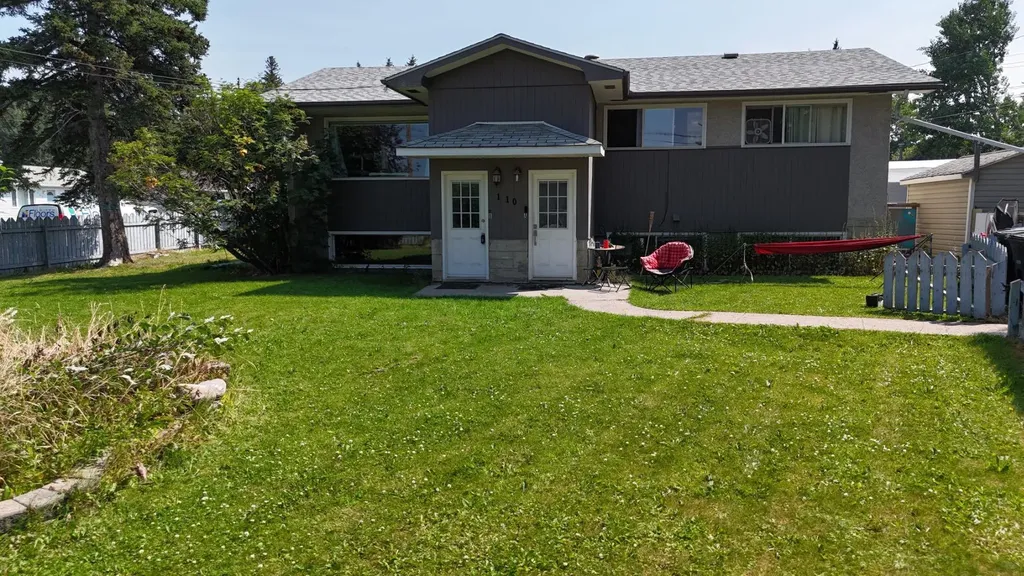 110 Maskuta Drive Hinton AB T7V1E7