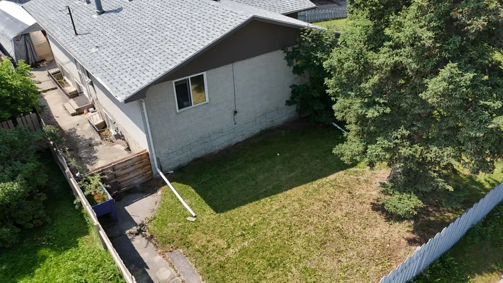 110 Maskuta Drive Hinton AB T7V1E7