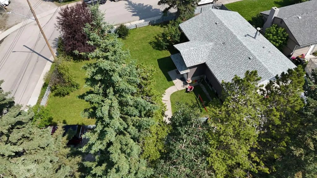 110 Maskuta Drive Hinton AB T7V1E7