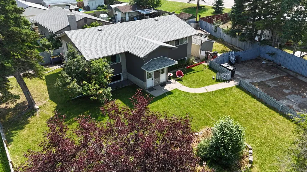110 Maskuta Drive Hinton AB T7V1E7