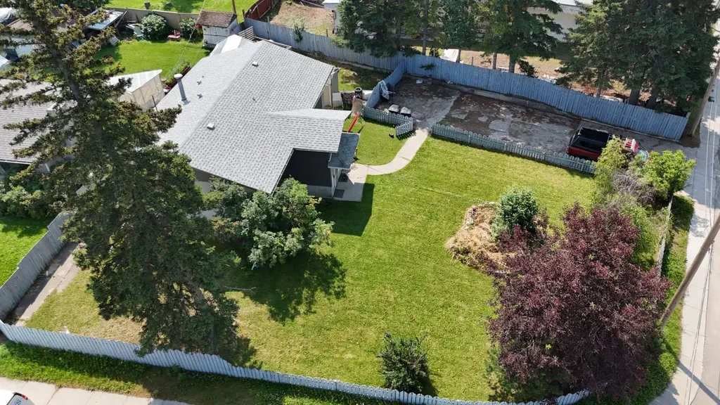 110 Maskuta Drive Hinton AB T7V1E7