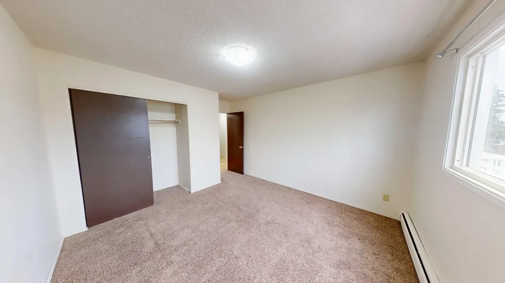 9807 108 Avenue Grande Prairie AB T8V1N5