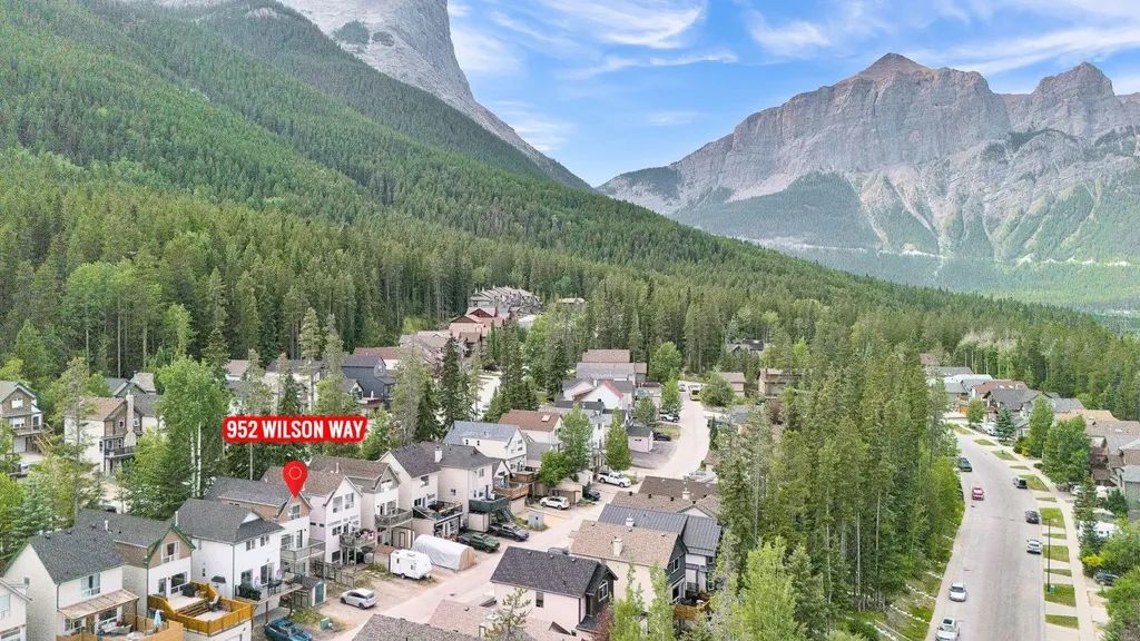 952 Wilson Way Canmore AB T1W 2Z4