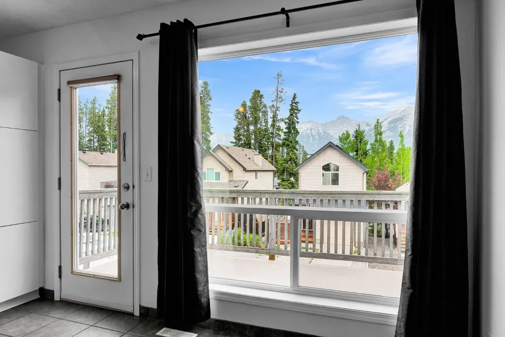 952 Wilson Way Canmore AB T1W 2Z4