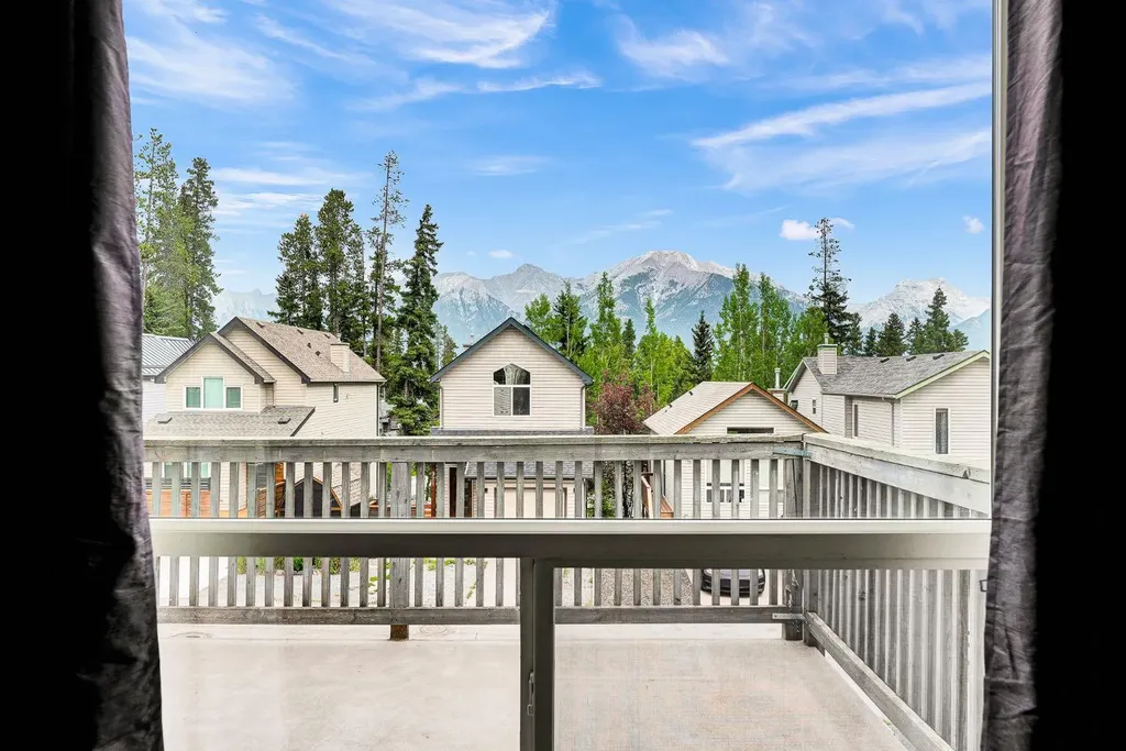 952 Wilson Way Canmore AB T1W 2Z4