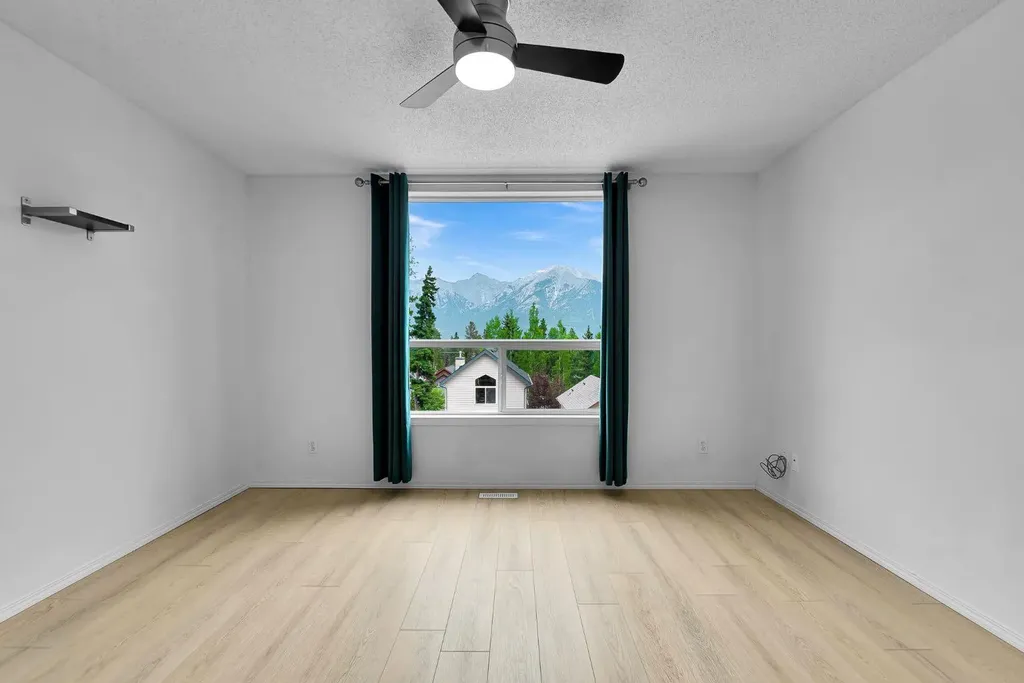 952 Wilson Way Canmore AB T1W 2Z4