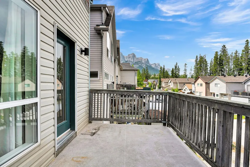 952 Wilson Way Canmore AB T1W 2Z4