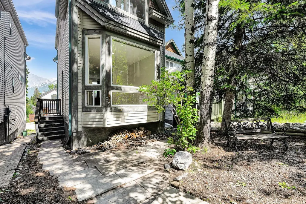 952 Wilson Way Canmore AB T1W 2Z4