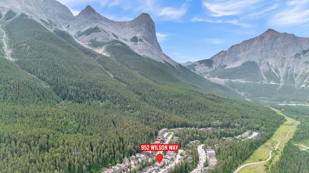 952 Wilson Way Canmore AB T1W 2Z4
