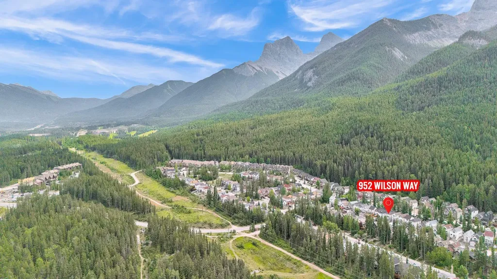 952 Wilson Way Canmore AB T1W 2Z4