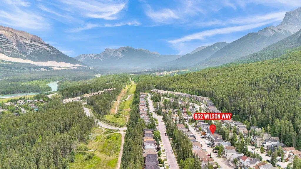 952 Wilson Way Canmore AB T1W 2Z4
